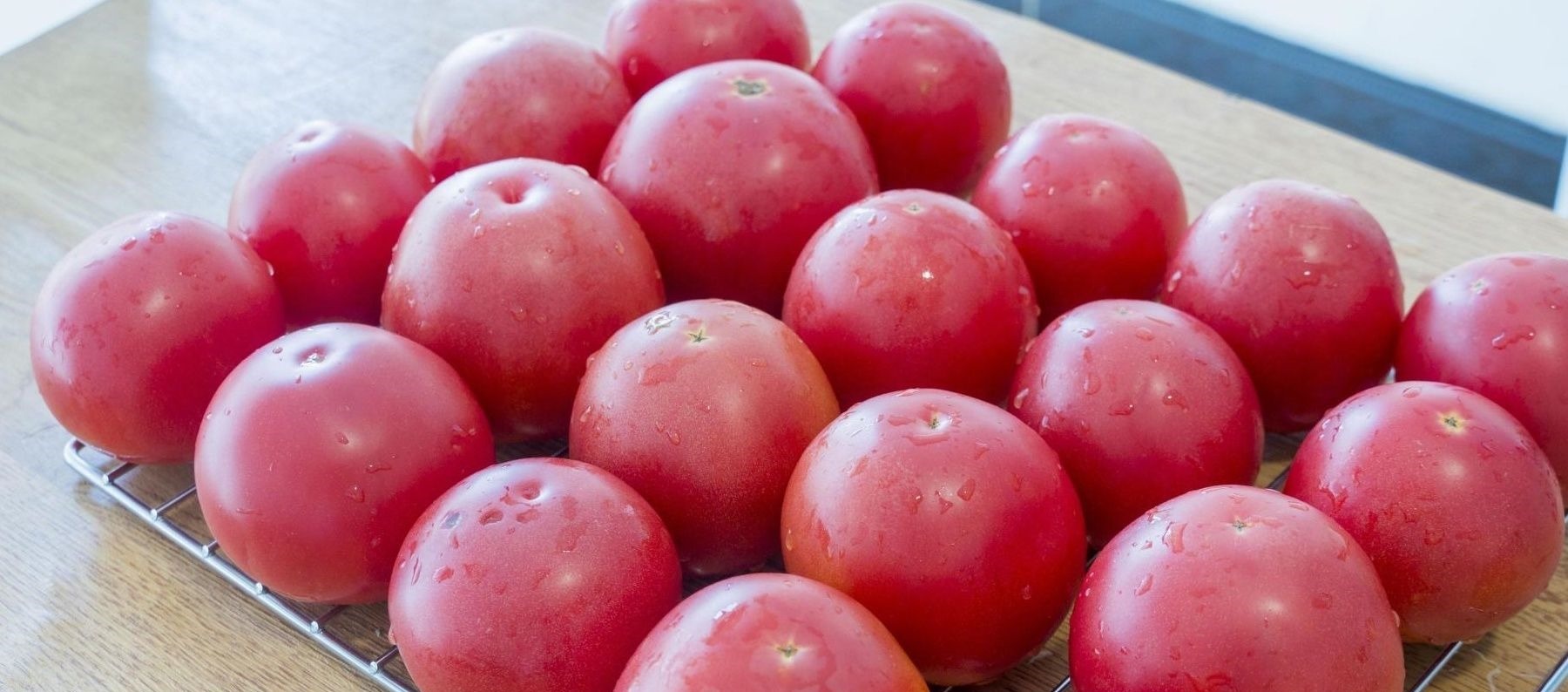 教你在家腌西红柿,1次腌10罐不够吃,做法简单,放12个月不会坏