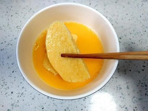 馒头片不要直接下锅炸,多加一步,焦黄酥脆不油腻,比炸油条还香