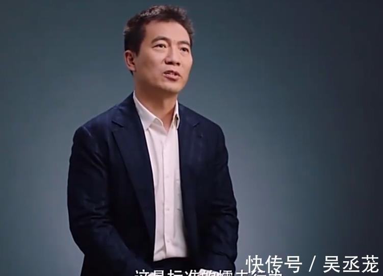 中国足球|黄健翔昔日为国足辩护:骂国足是懦夫行为,在中国踢球需极大勇气