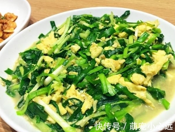 鸡蛋液|韭菜炒鸡蛋时，很多人把顺序弄错，怪不得鸡蛋不嫩，韭菜不翠绿