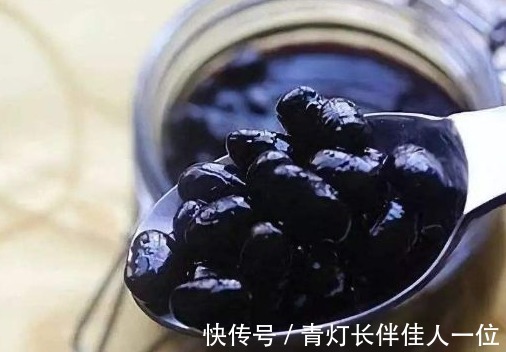 食物|黑豆加上醋,不是黑暗料理,是对身体有几种改善的简单食物