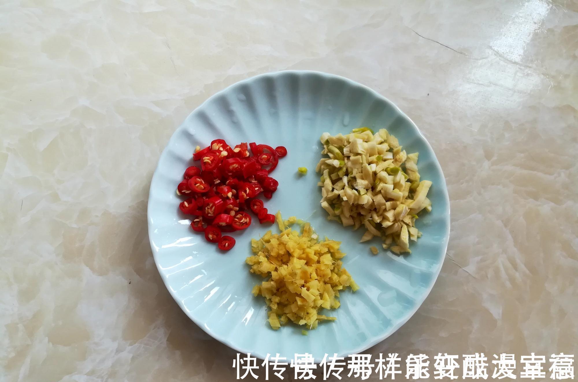 凉拌西兰花,最忌焯水,学个新做法,营养流失少,爽脆又入味