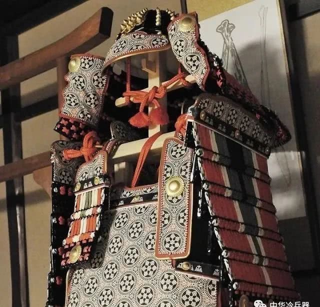 武士|可以做为国礼的日本铠甲长什么样?