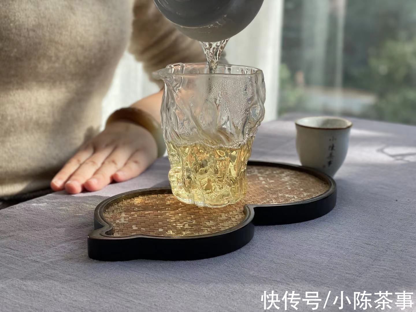 茶汤|白茶适合用什么茶具冲泡？盖碗、玻璃杯，还是紫砂壶？