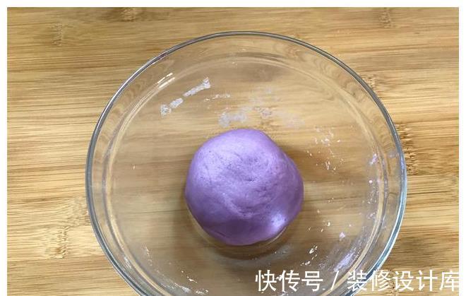 面粉|月饼最简单的做法，不用烤箱不用面粉，少油低糖，好吃不胖零失败