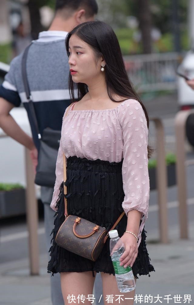 气质 服装帮你站在时尚前沿,穿着俏丽气质,清新迷人!