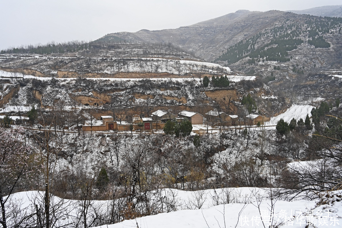 120人的山村现仅剩5户，下雪后女人们聚在一起闲谝咱山里真好