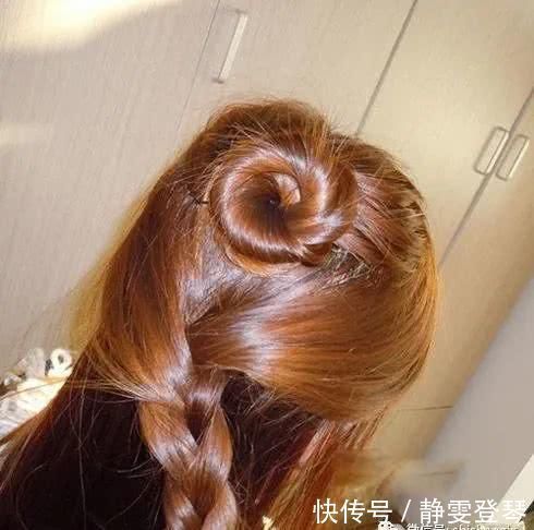 扎发 2款简单的长发发型扎法,让你瞬间变得美丽动人