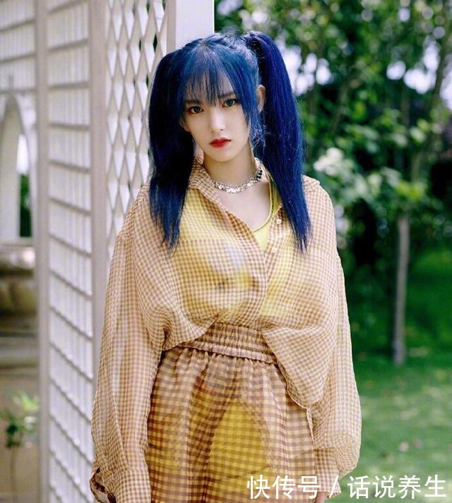 少女|“漫画少女”程潇好绝,迷雾蓝发色配双马尾,女生看了都心动!