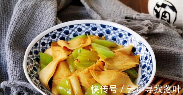 豆腐皮这样吃，方便又营养，家人也喜欢！
