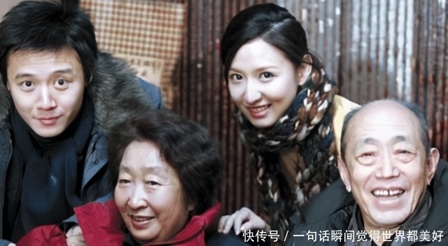 孩子|父母不在了,成家的姐姐不管我,没了父母后“亲姐弟不如远亲”