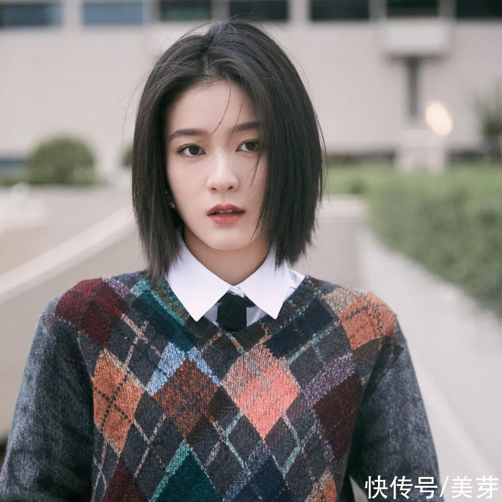 大衣里面穿什么？这4款绝美内搭，让你时髦一整个冬天