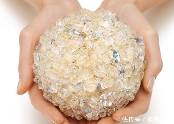 螨虫|毛孔变粗,原来是被螨虫硬生生给挤的,学会2招排空螨虫