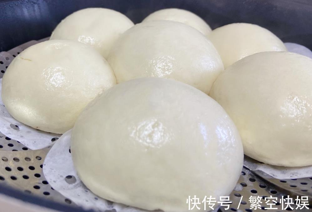 蒸馒头,记住别直接加酵母,多加一步,馒头更香更软更好吃