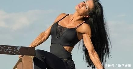 年龄|身材苗条，一身肌肉充满活力，健身多年如今56岁却让人分不清年龄