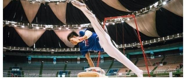 “教练,我想开坦克!”《坦克世界》&《那兔》满足你