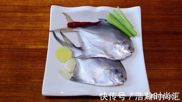 腥味|鲳鱼价格便宜,这样红烧着吃,滴上几滴醋,鱼肉鲜嫩,没有腥味