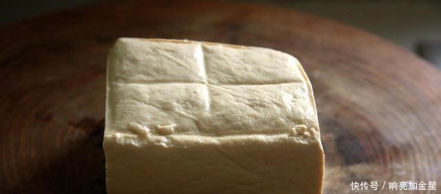 豆腐如何做好吃冬天做一道美味的家常干锅豆腐,好吃又下饭