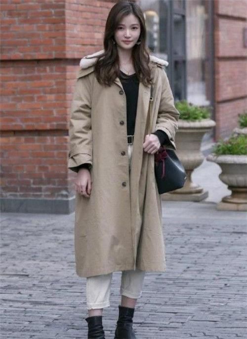 最美|路人街拍,芳菲妩媚的小姐姐,走路自带气质,哪一位最美