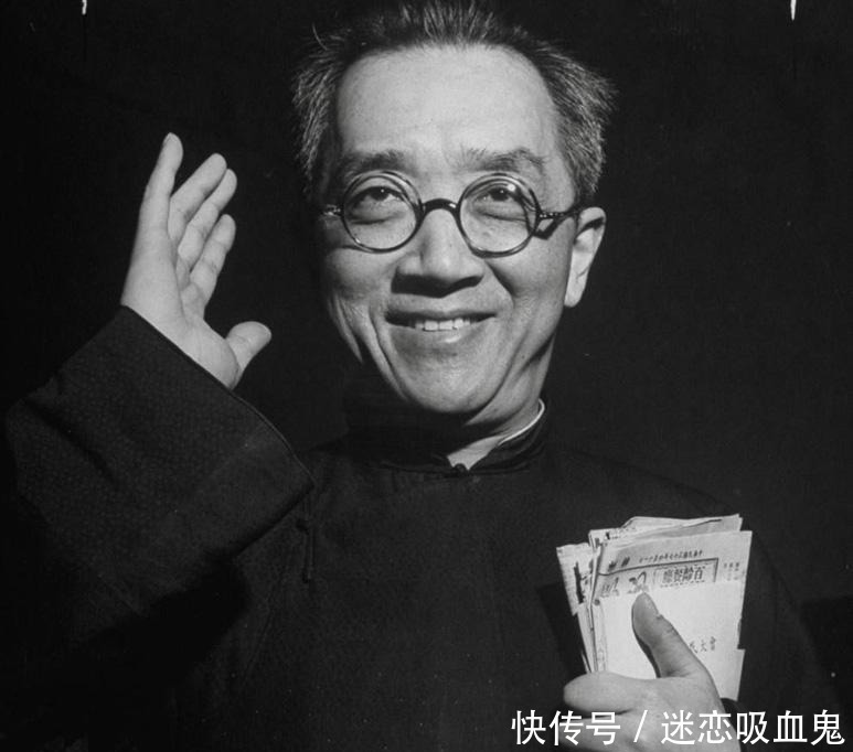 民国大佬,在外呼风唤雨,在家地位难堪,唯一珍贵和妻子相伴到老!