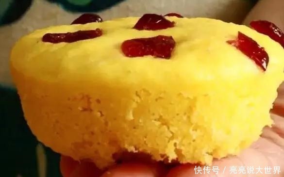 蒸发糕,别只会放酵母!多加一勺“它”,发糕蓬松香甜,吃着真香!