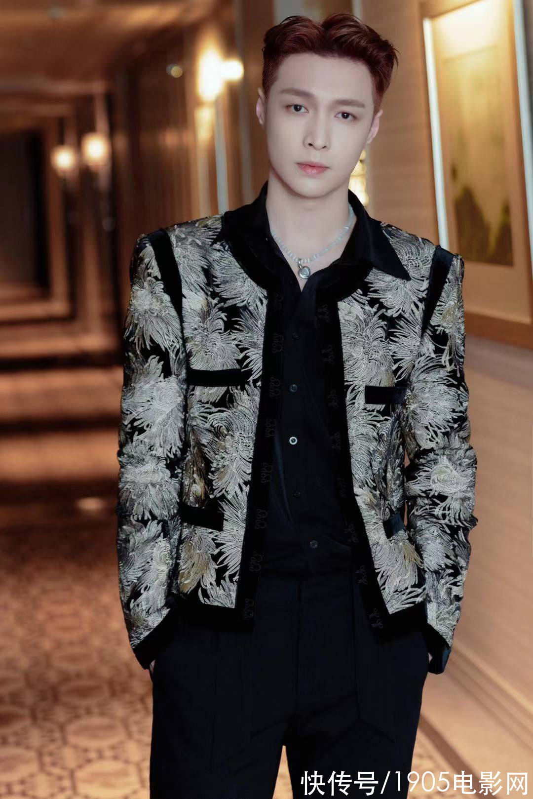 張藝興《飛天》舞臺(tái)首秀 完美演繹“融合國(guó)風(fēng)”