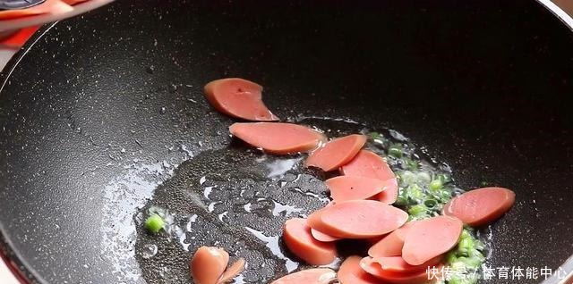 黄瓜自从学会这样做,我家都不买肉了,简单下饭,比吃肉还过瘾!