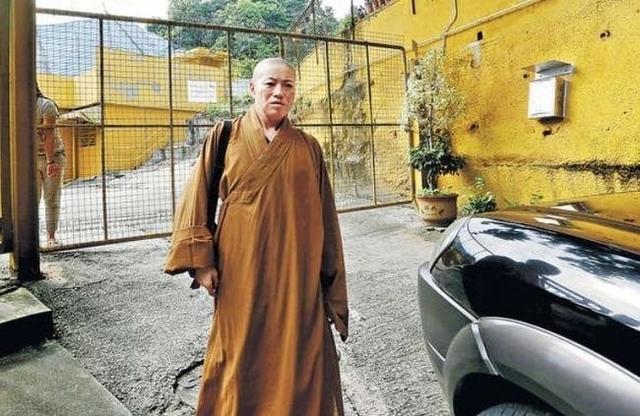 佛教#女主持释智定:僧袍里面穿黑丝,曾与多个和尚成亲,结局怎样了?