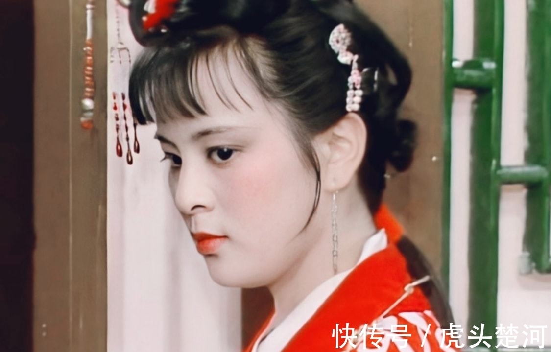 袭人$贾宝玉给探春送荔枝,一个碟子,众人为何都惦记要拿回来?