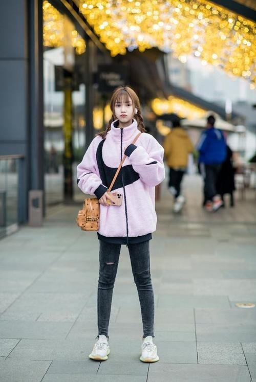 出街这样穿准没错，小家碧玉的感觉，太适合春天了