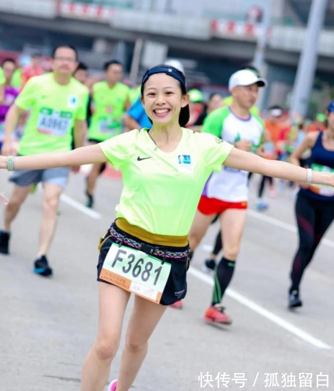 长距|跑者的“共识”:跑长距离手机是“累赘”