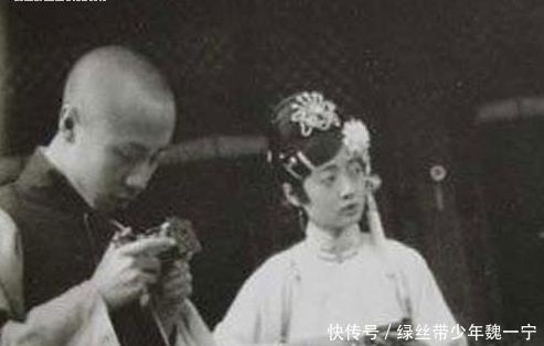 烧饼|溥仪在街上尝了一口烧饼,尝了一口脸色变了太监竟然骗我几十年!