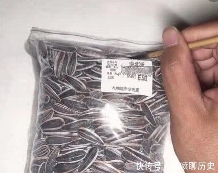 美术生$美术教室里的东西有问题?连零食都是假的,还有真的东西吗?