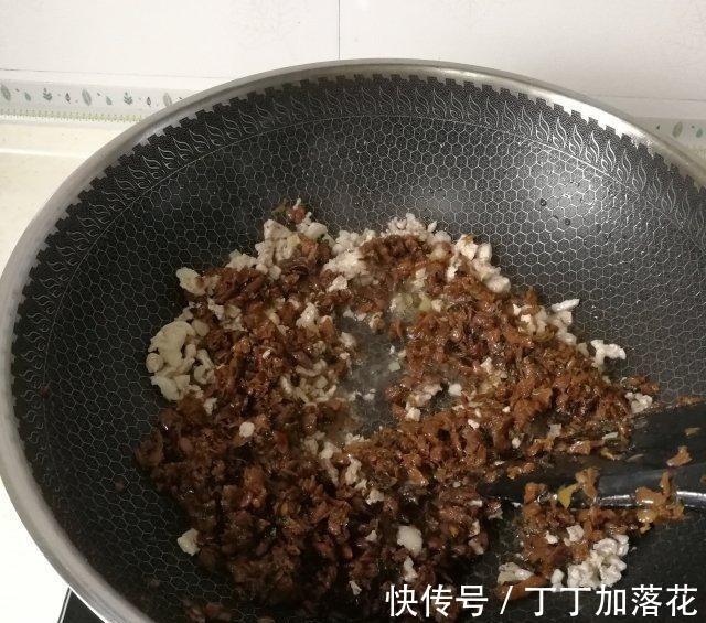 肉末|肉末外婆菜，简简单单，超级下饭！