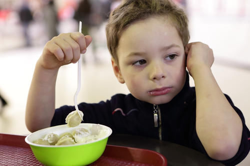 高蛋白食物|7岁男孩半年猛增10公分,家长分享经验:不是喝骨汤,而是这2件事