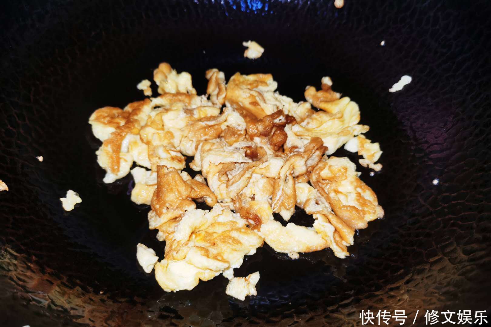  被“误解”的食材，浑身都是宝，和鸡蛋随手一炒，想不到如此美味