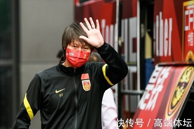 克里斯|陈戌源“留一手”!国足技术总监“下场”救火李铁