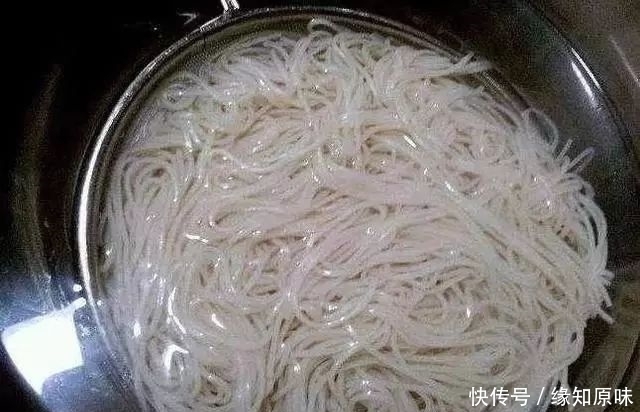 面馆师傅:煮面条时,很多人少做了这2步,难怪面条不好吃