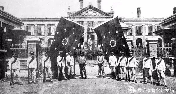 鸦片战争|清朝这个铁帽子王命太长从鸦片战争活到了清朝灭亡