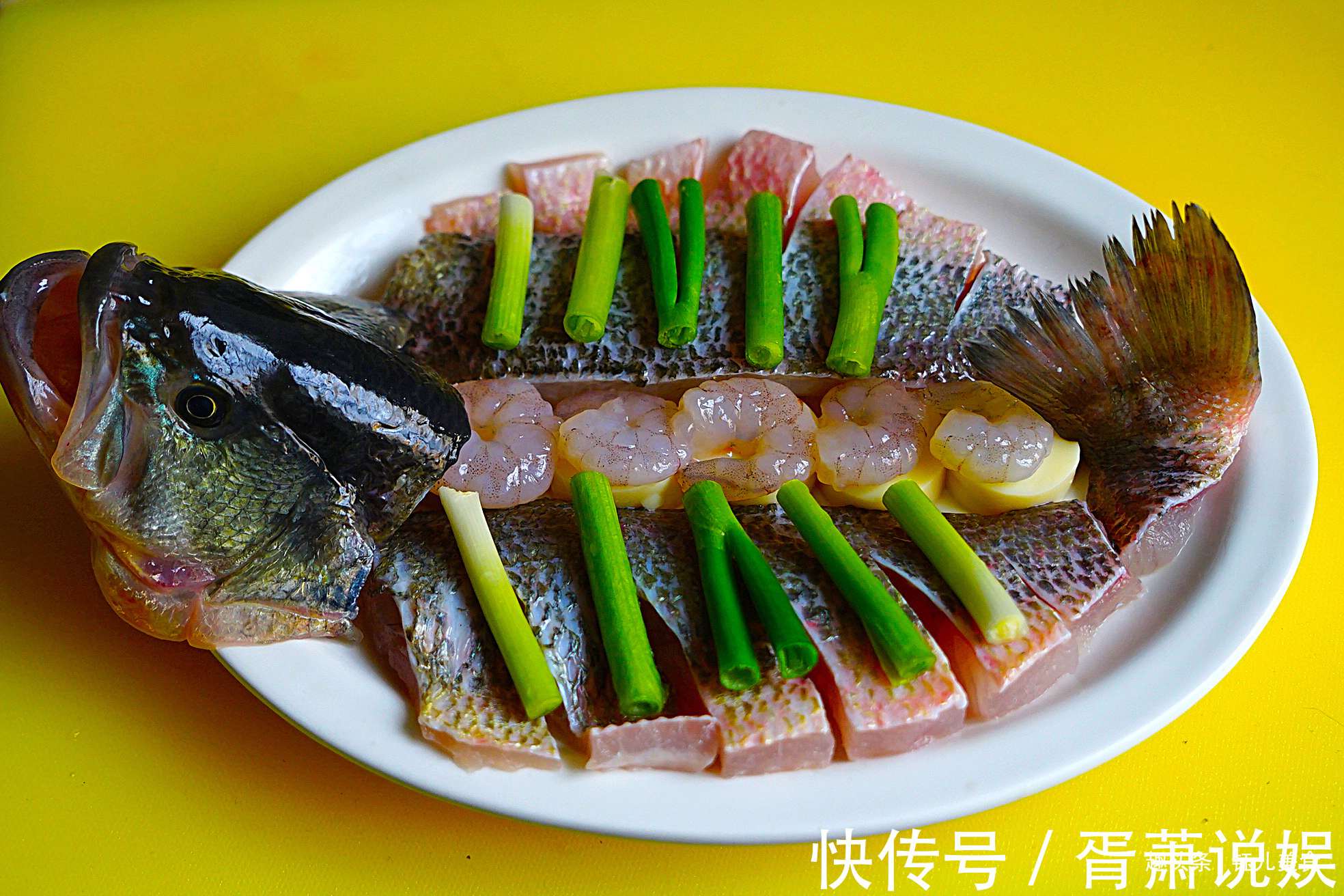 虾仁|4000块钱一个月的保姆，下厨做了一道花开富贵鱼，味道鲜美又好看