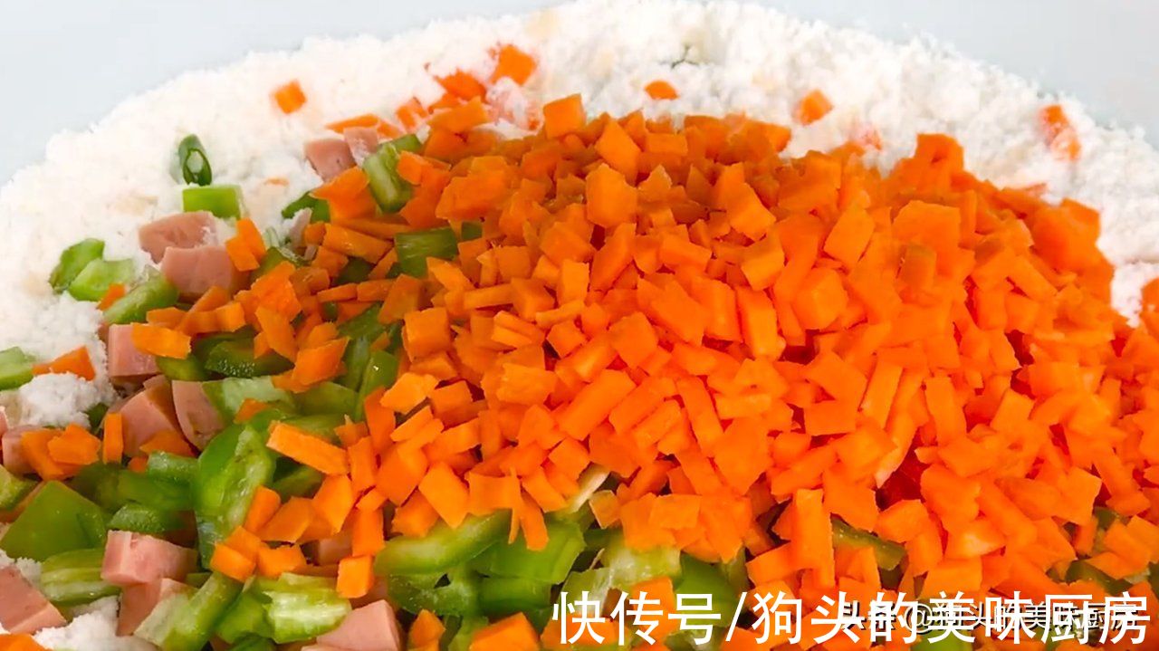 我家面粉从不蒸馒头，教你一个做法，比包子简单，比油条还香