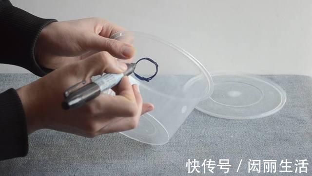 圆形|圆形打包盒你还舍得扔掉吗？放在卫生间太有创意了，省钱又实用