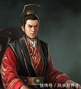 被盗古墓中无人问津的玉器,专家发现后认定为国宝文物
