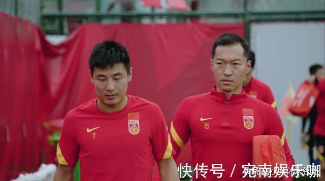 12强赛|国足全新“任务”曝光:全队只有一人缺席,李铁罕见露出笑容
