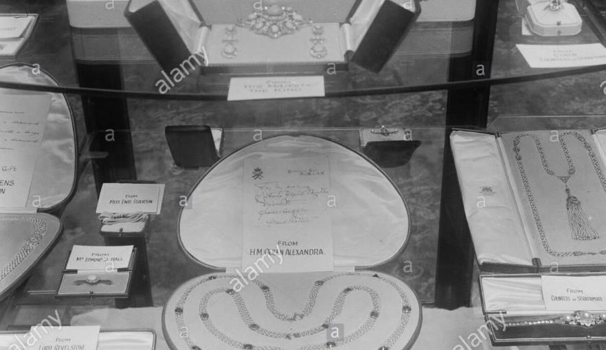 英女王借给卡米拉的项链，曾尘封了将近90年，后者也只戴过一次