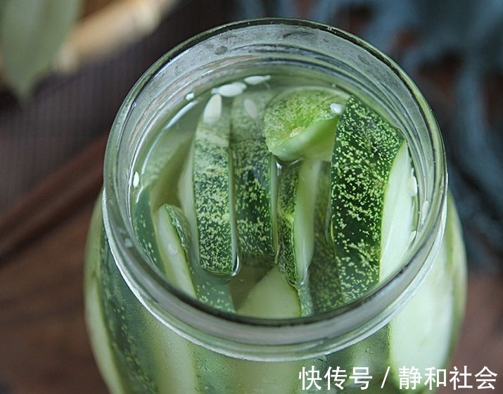 酸黄瓜|黄瓜不要腌着吃了,切片泡一泡,当天做当天吃,无油清爽又解腻