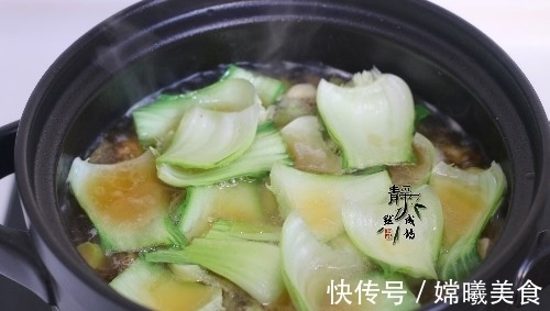 中午用2两肉炖了1锅菜,汤鲜菜香,无肉不欢的老公也抢着吃