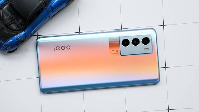 iqoo|春节给弟弟买一款iQOO Neo5S，分享上手体验