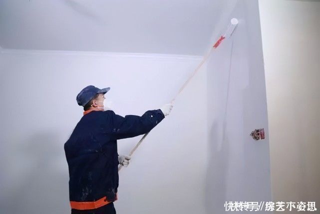 无气喷涂|墙面乳胶漆，“喷涂”好还是“滚涂”好？很多工人做错了，被坑了