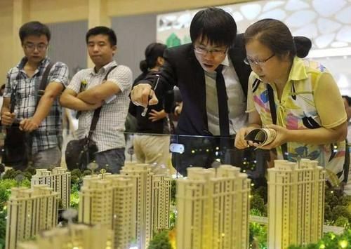 刚需|该买房还是持有现金这3个消息传来,有人欢喜有人忧